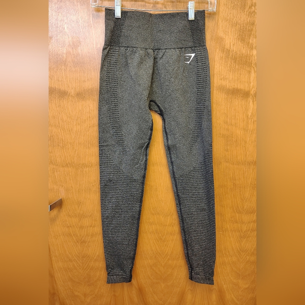 Gymshark Women's Vital Seamless Gray And Black Athletic Leggings